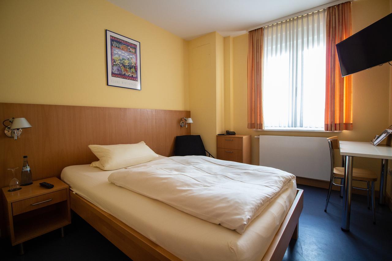 מאנהיים Hotel Goldene Gans מראה חיצוני תמונה